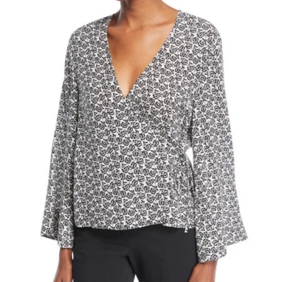 A.L.C. Floral Wide Sleeve Silk Wrap Blouse Size 4 White Black V-Neck - Picture 6 of 8